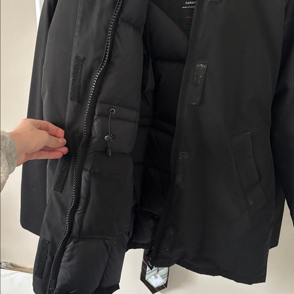 Canada Goose parka - Picture 13 of 16